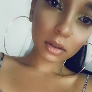 Meet your Posher, Alexandra